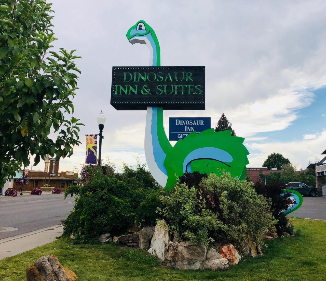 Dinosaur Inn & Suites Vernal Exterior foto
